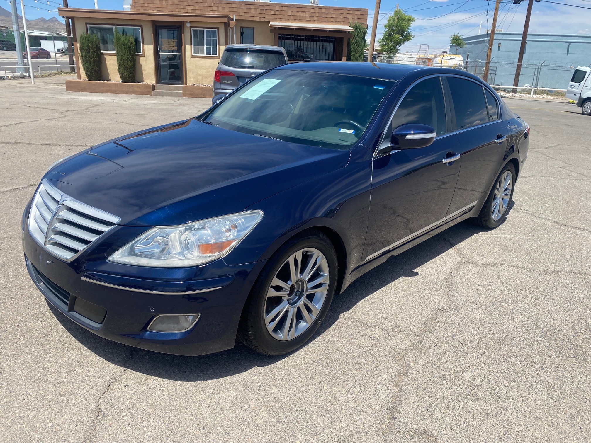 2011 Hyundai Genesis 4.6 thumbnail 3