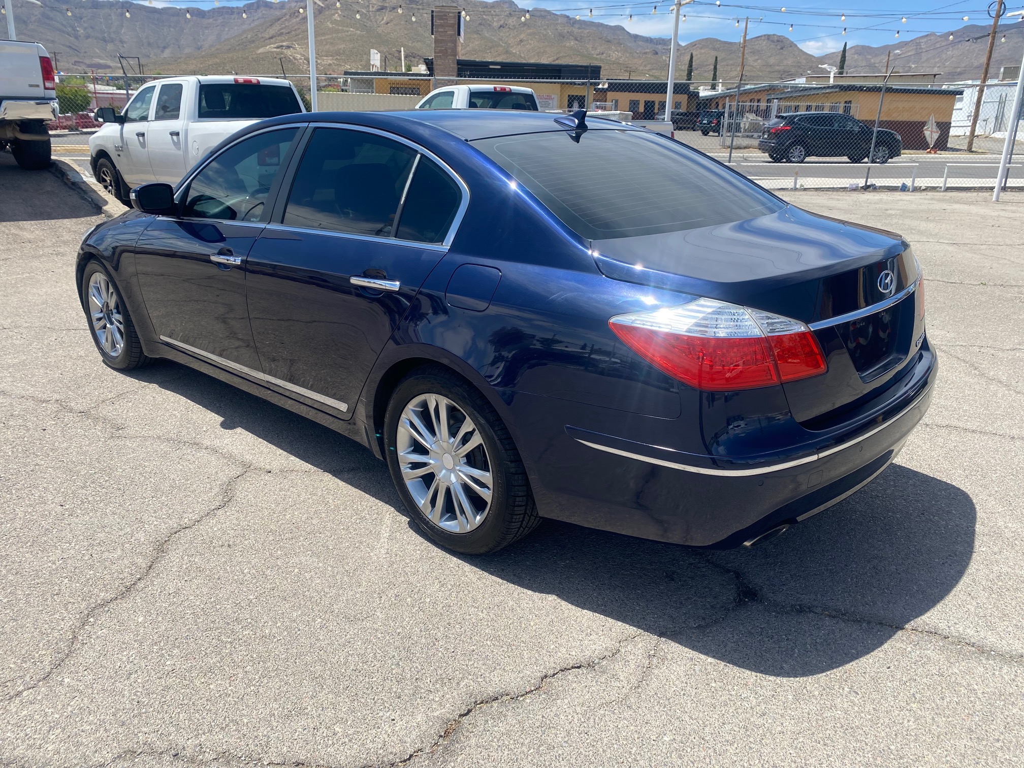 2011 Hyundai Genesis 4.6 thumbnail 5