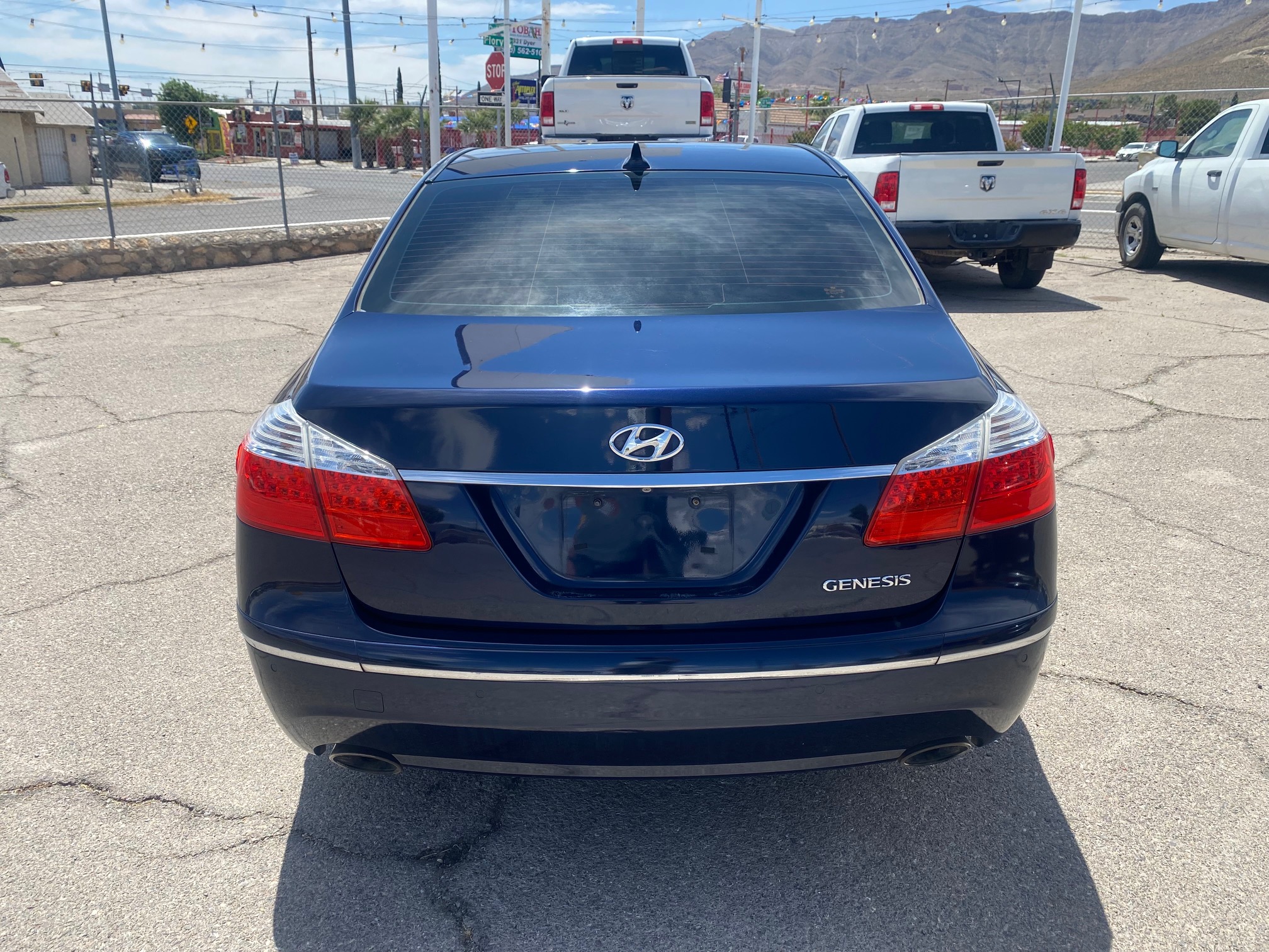 2011 Hyundai Genesis 4.6 thumbnail 6