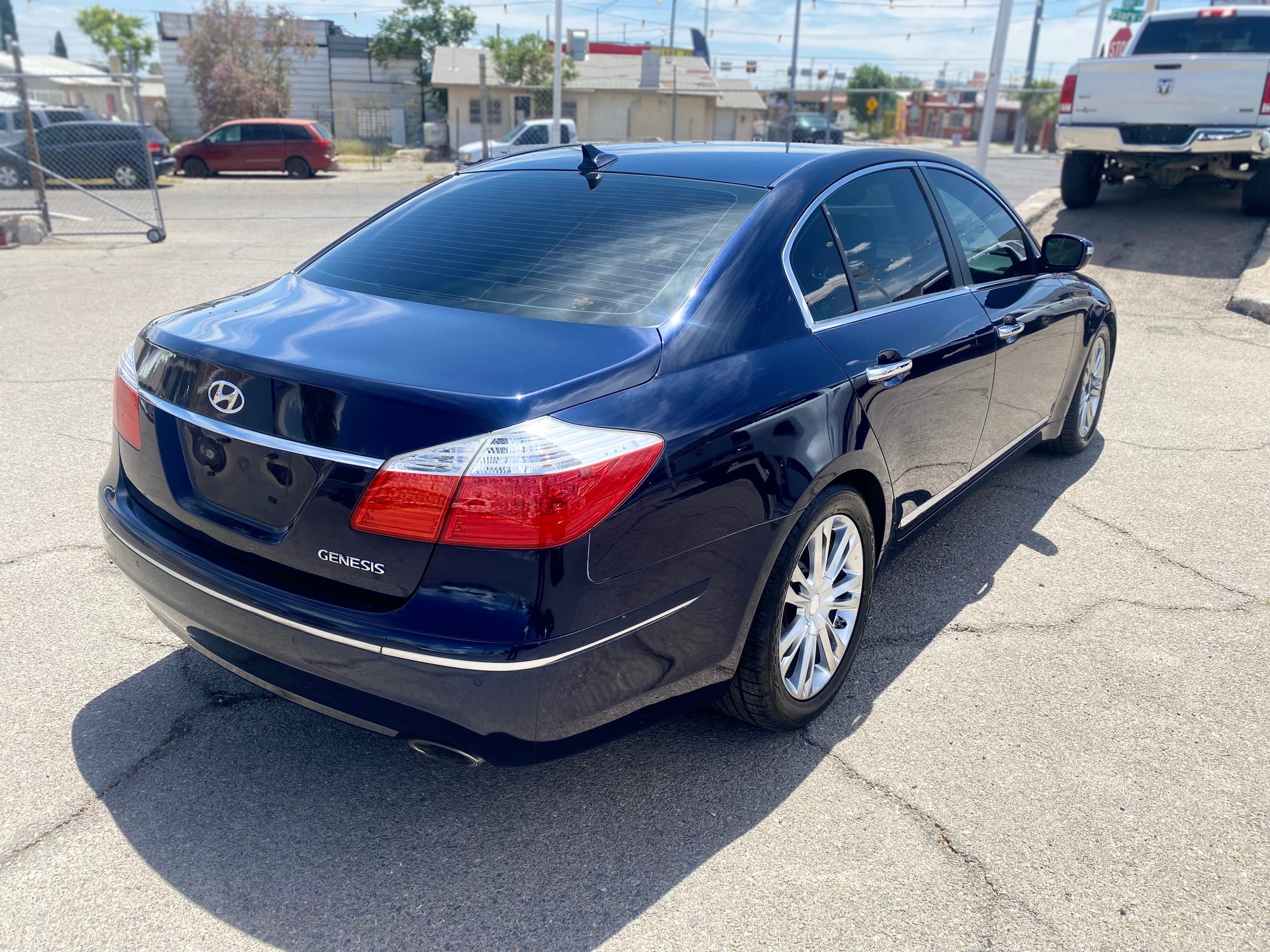 2011 Hyundai Genesis 4.6 thumbnail 7