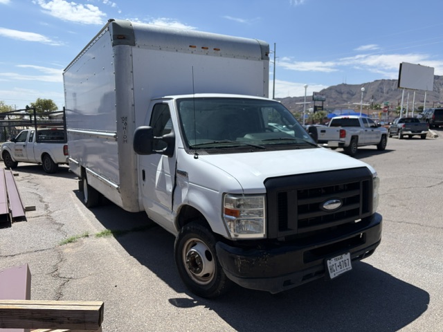 2012 Ford E-350 thumbnail 1