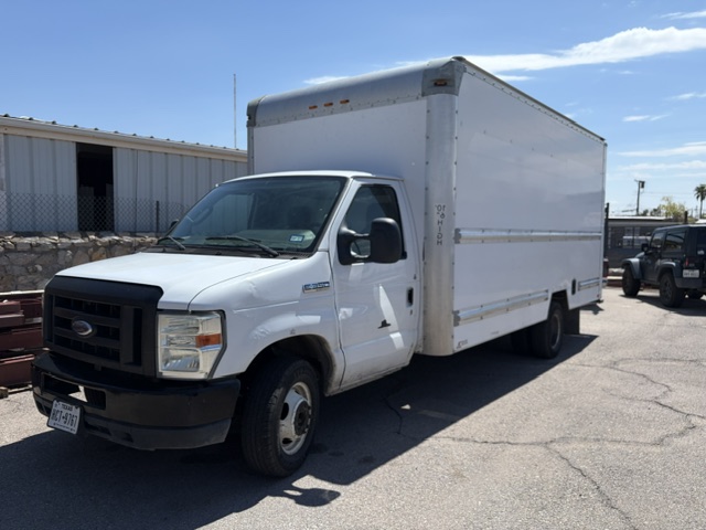 2012 Ford E-350 thumbnail 3