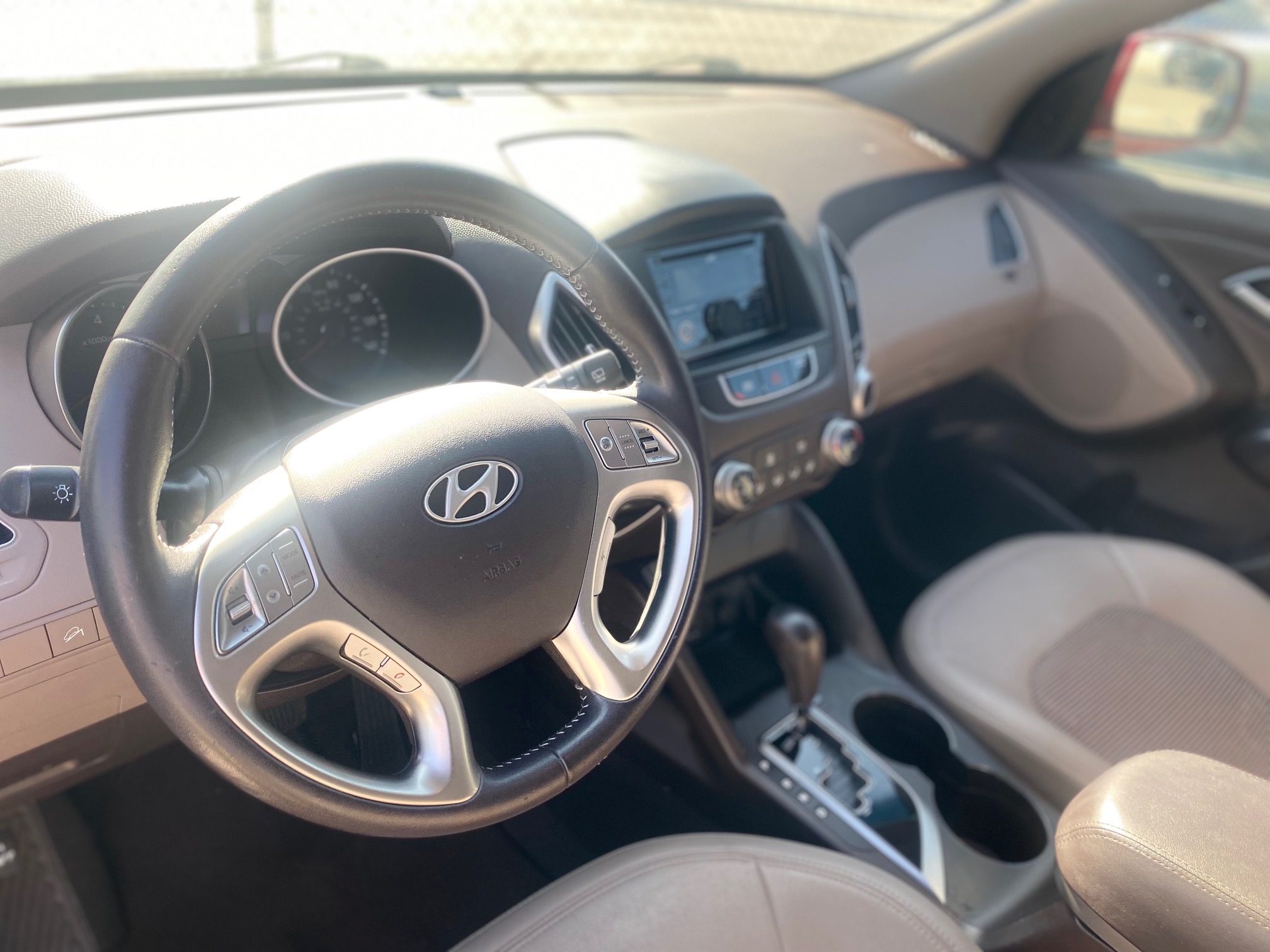2012 Hyundai Tucson thumbnail 9