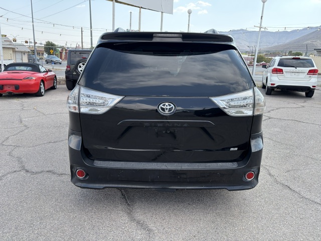 2013 Toyota Sienna thumbnail 10
