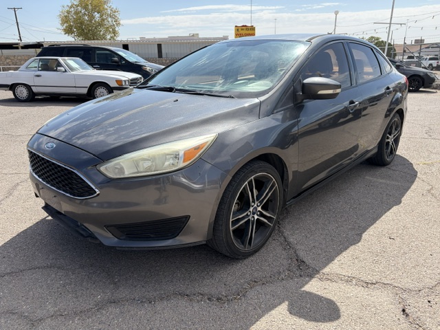 2015 Ford Focus thumbnail 3