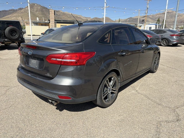 2015 Ford Focus thumbnail 7