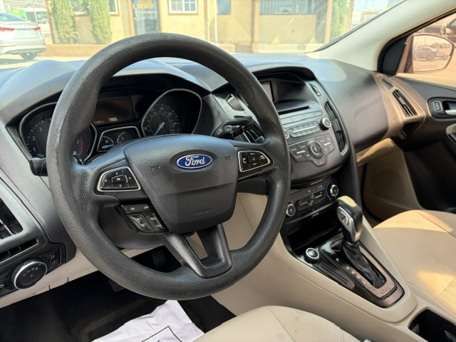 2015 Ford Focus thumbnail 9