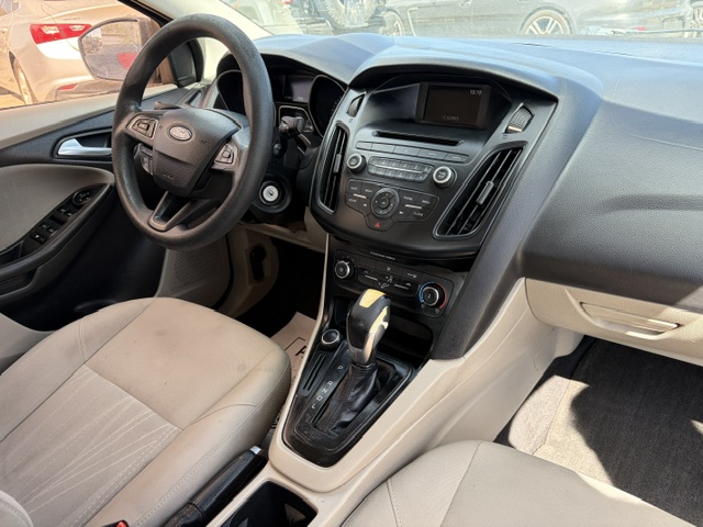2015 Ford Focus thumbnail 10