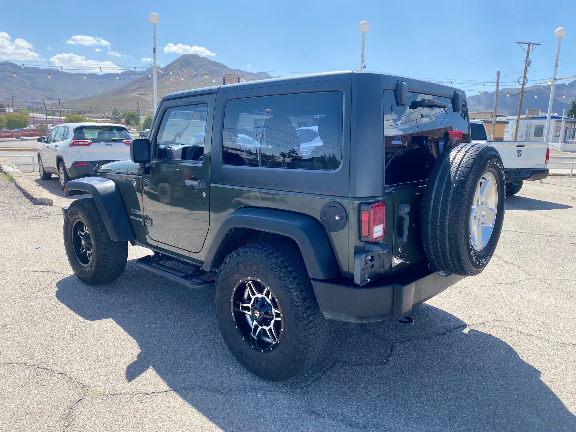 2015 Jeep Wrangler thumbnail 5