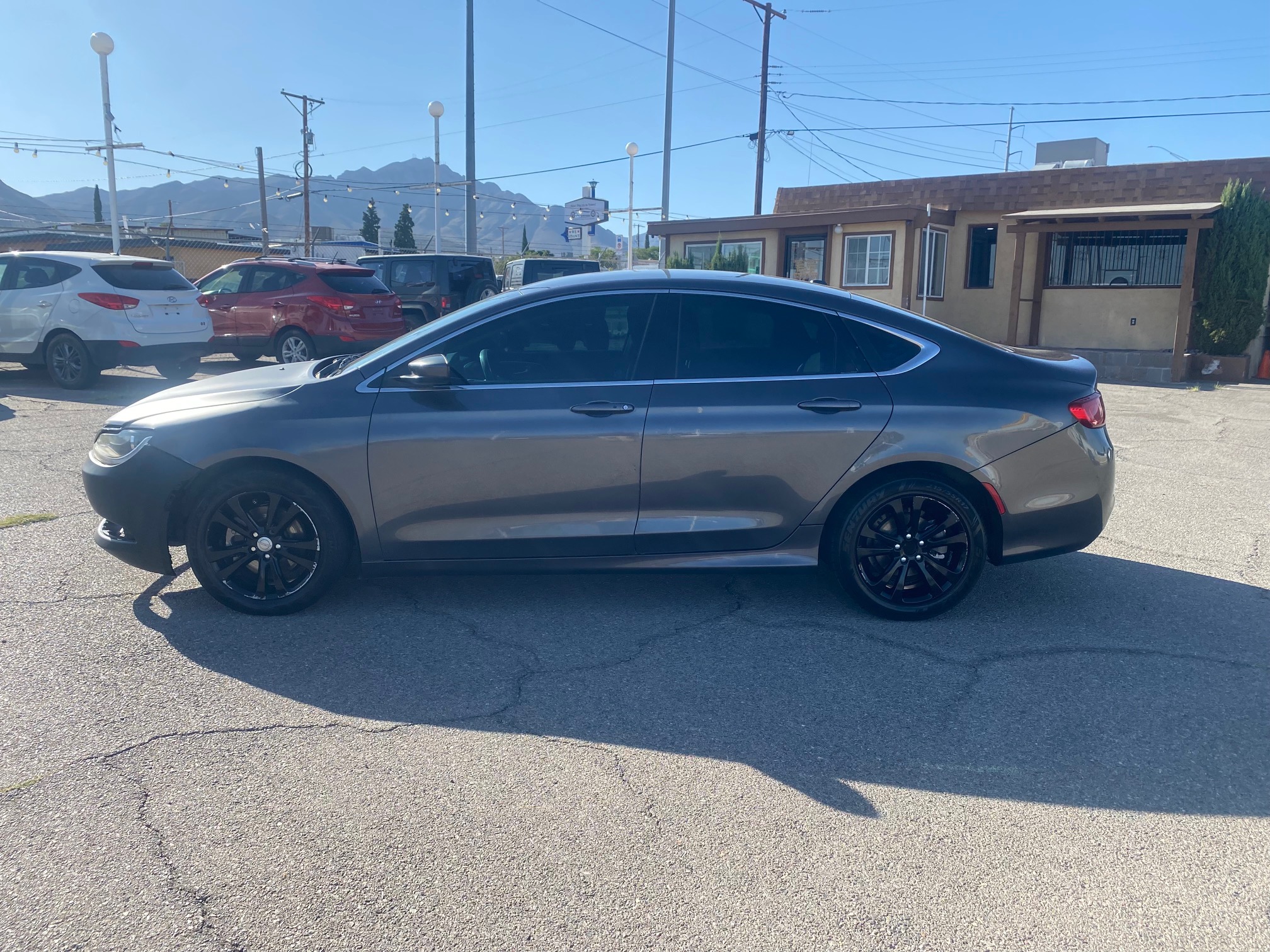 2015 Chrysler 200 thumbnail 4