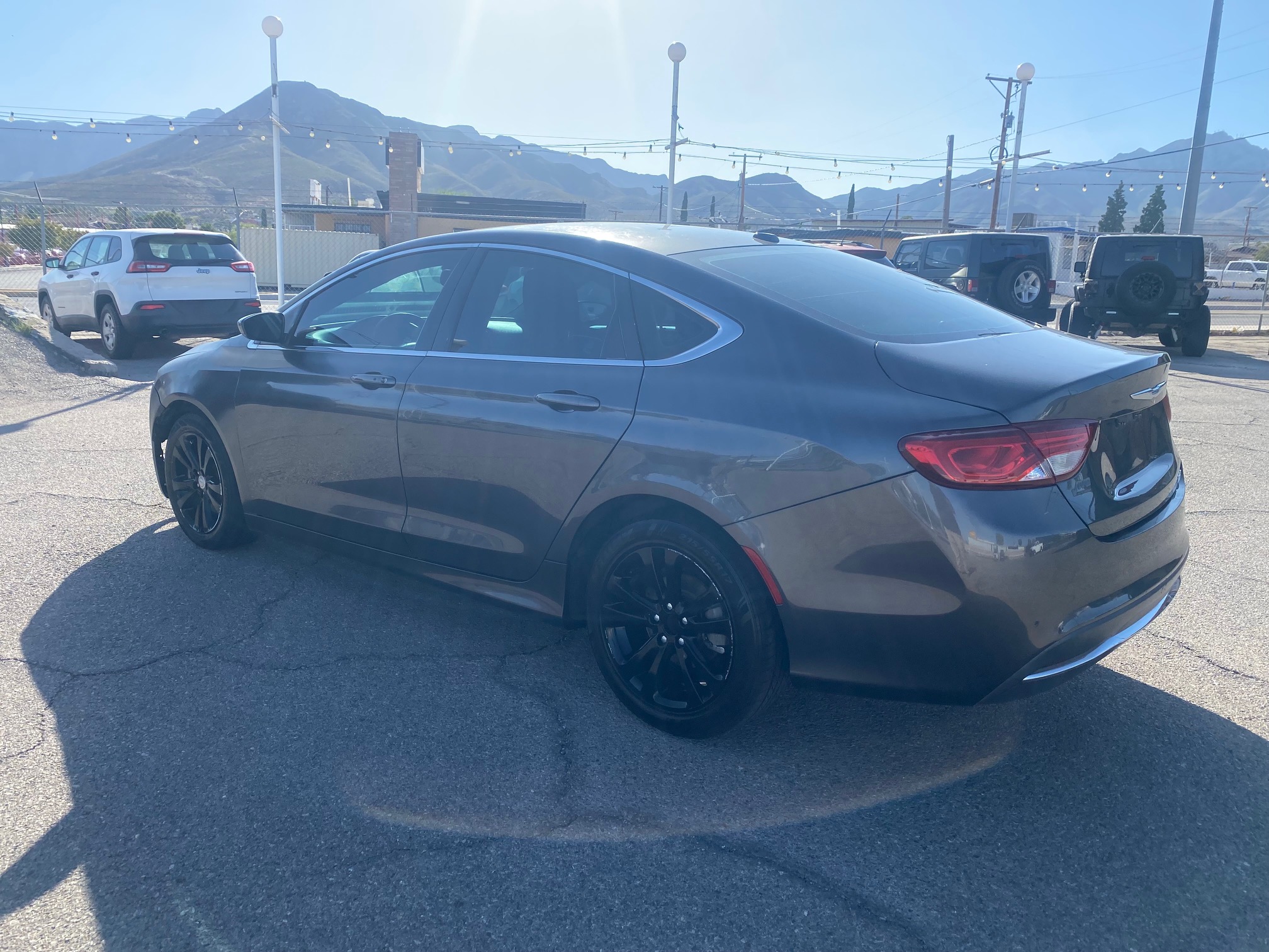 2015 Chrysler 200 thumbnail 5