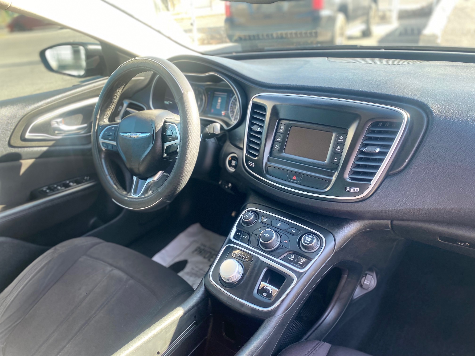 2015 Chrysler 200 thumbnail 10