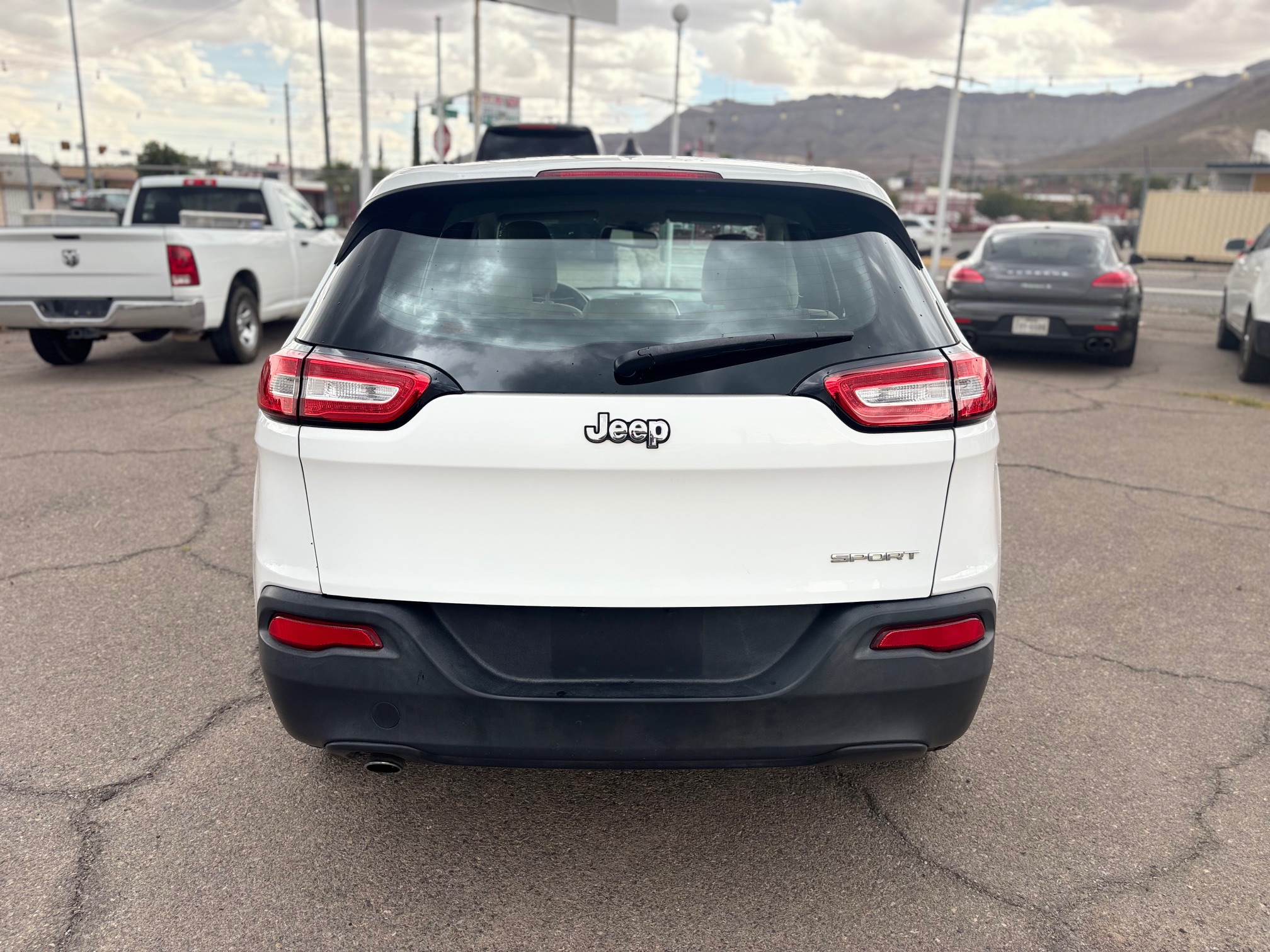 2016 Jeep Cherokee thumbnail 6