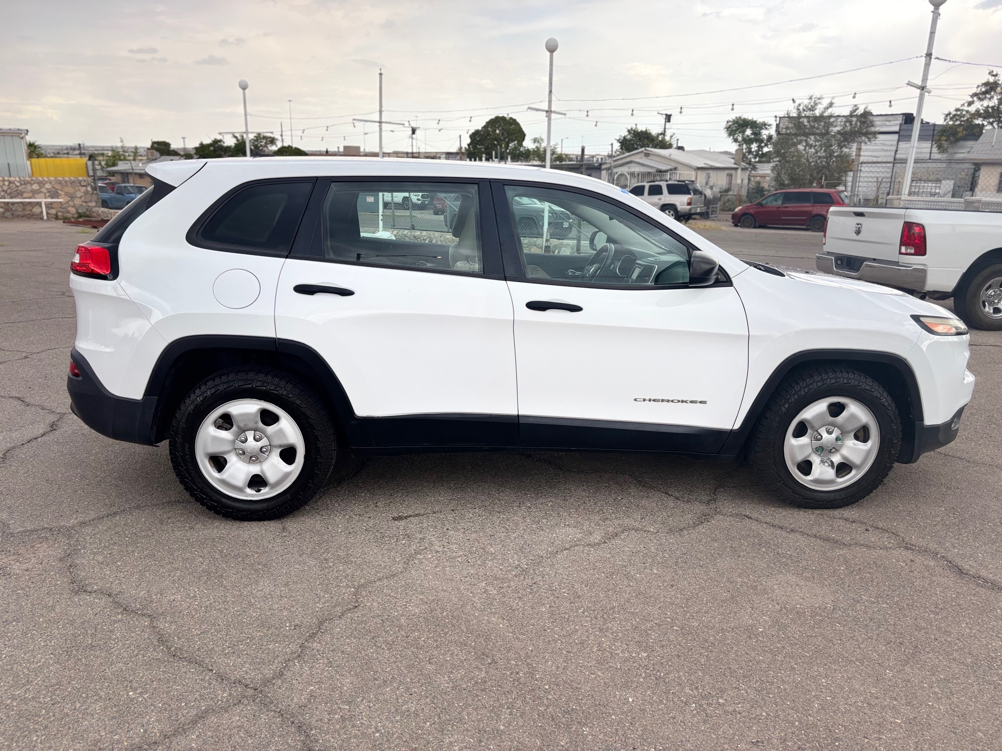2016 Jeep Cherokee thumbnail 8