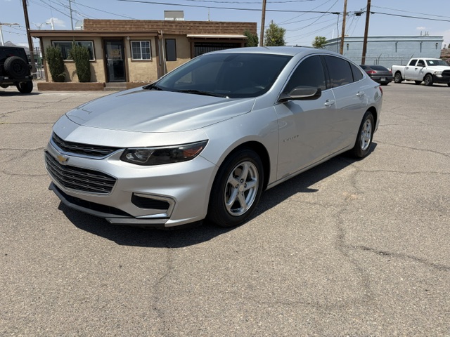 2017 Chevrolet Malibu thumbnail 3