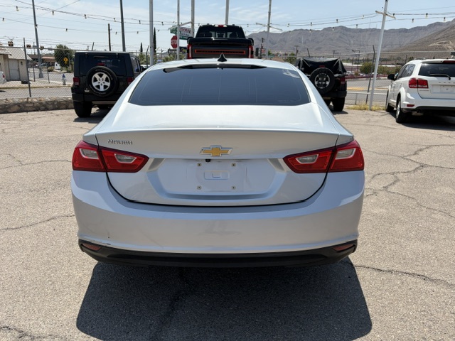 2017 Chevrolet Malibu thumbnail 6