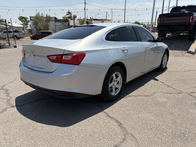 2017 Chevrolet Malibu thumbnail 7