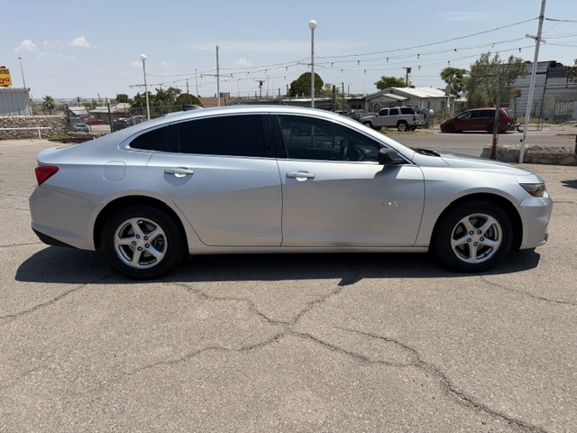 2017 Chevrolet Malibu thumbnail 8