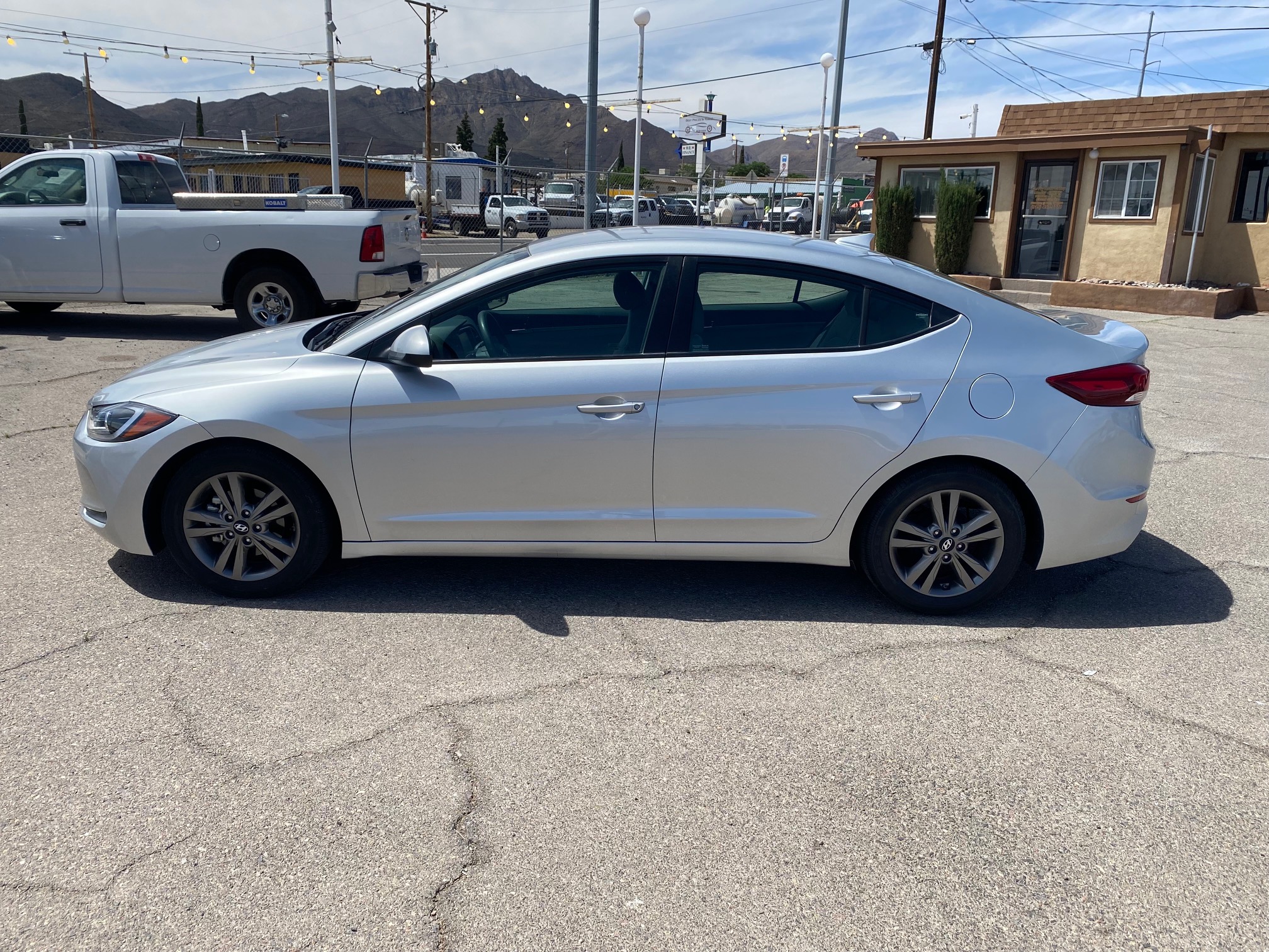2017 Hyundai Elantra Se thumbnail 4