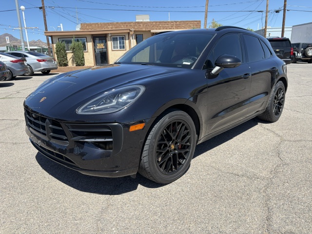 2021 Porsche Macan thumbnail 3
