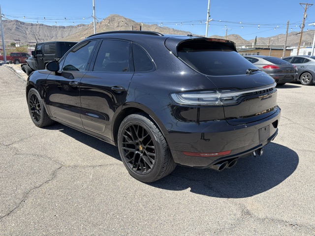 2021 Porsche Macan thumbnail 5