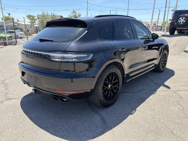 2021 Porsche Macan thumbnail 7