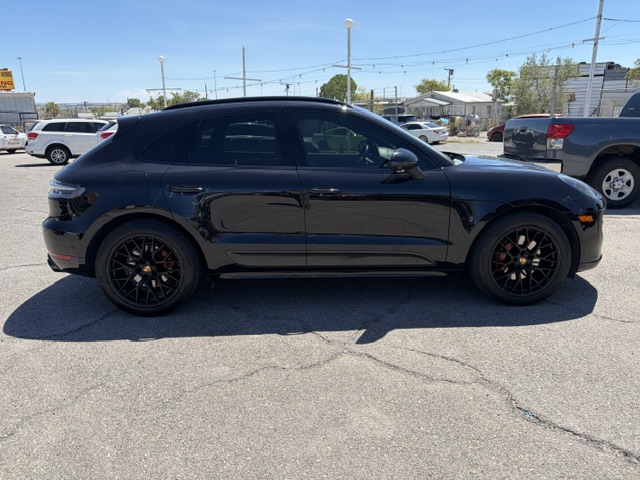 2021 Porsche Macan thumbnail 8